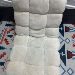 ホワイトチェアの画像