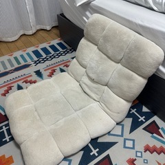 ホワイトチェアの画像