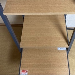 中古品パソコンラックの画像