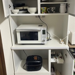 引き取り限定・無料・食器棚の画像