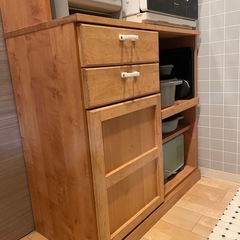 モモナチュラル　食器棚の画像
