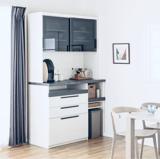 パモウナ　高級食器棚