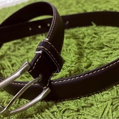 🖤黒ベルト 金色縁取り おしゃれ 美品に近い 100円でお譲りします✨の画像