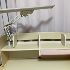 ピンクの学習机と椅子セット＊日焼けあり・使用感あり（引き取り希望）の画像