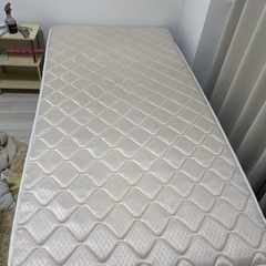 シングルベット マットレス付きの画像