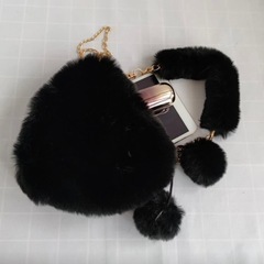 【新品未使用】黒 ファー ハート ミニバッグの画像