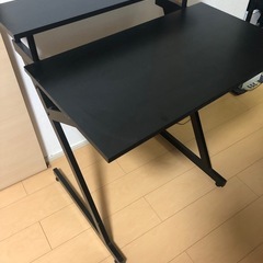 パソコン　デスクの画像