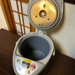 象印 2011年製 電気ポットの画像