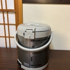 象印 2011年製 電気ポットの画像