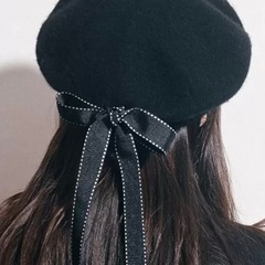 黒 ベレー帽 リボン付きの画像