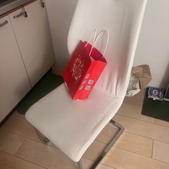 ダイニングテーブル・食卓、椅子の画像