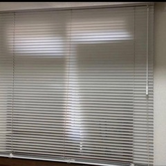 ホワイト アルミニウム ブラインド コード式　120cm×213cmの画像