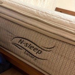 【取引終了いたしました】【11/20日まで限定 】ACTUS (アクタス)ベッドフレーム　クイーンサイズの画像