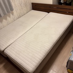 【取引終了いたしました】【11/20日まで限定 】ACTUS (アクタス)ベッドフレーム　クイーンサイズの画像