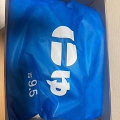 にゅ　スニーカーの画像