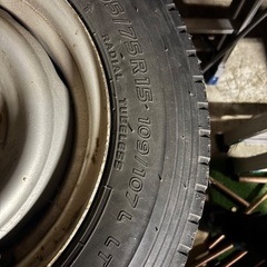 アトラス　タイヤ、ホイールの画像