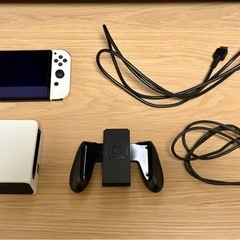 【美品】Nintendo Switch 有機ELモデル ホワイト/ブラックの画像