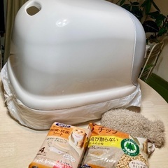 【開封済み・新品・未使用品】にゃんとも清潔トイレ・猫砂シートセット＆ミニ湯たんぽの画像