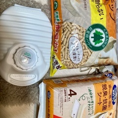 【開封済み・新品・未使用品】にゃんとも清潔トイレ・猫砂シートセット＆ミニ湯たんぽの画像