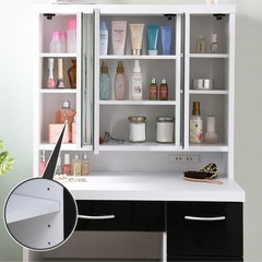 ドレッサー　三面鏡　白黒の画像