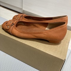 TRU TRUSSARDI23.5センチの画像