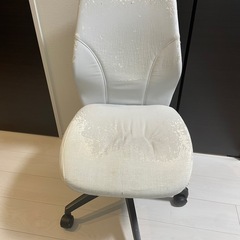 キャスター付き椅子の画像