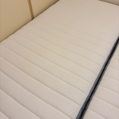 IKEA マットレス シングル×2
の画像