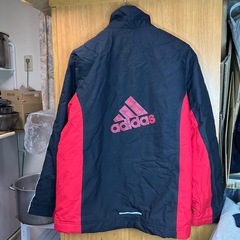 adidas ジュニア中綿ジャケットの画像