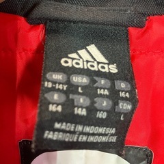 adidas ジュニア中綿ジャケットの画像