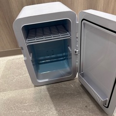ミニ冷蔵庫（壊れてます）の画像