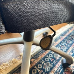 メッシュ製オフィスチェア　低反発クッション付きの画像