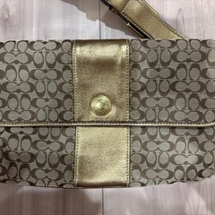 Coach ショルダーバッグ ゴールド/ベージュの画像