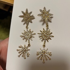 ウエディングドレスヘッドアクセ　ピアスの画像