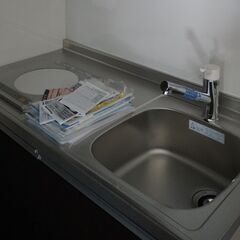 ミニキッチン　流し台、ＩＨクッキングヒーター１台の画像