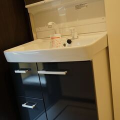 三面鏡洗面台の画像