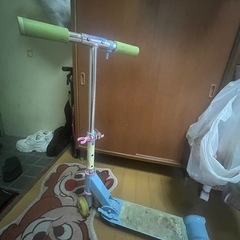 キッズ キックボード
の画像