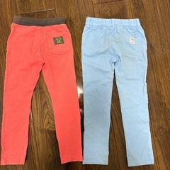 2枚セット 中古　130cm ボトムス　パンツ　長ズボン　こどもの画像