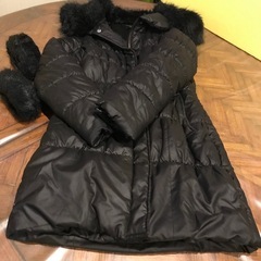 ★DURASファー付きダウンジャケットセミロング丈で保温性に優れています★の画像