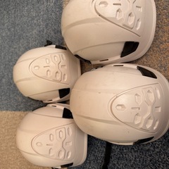 ヘルメット4個の画像