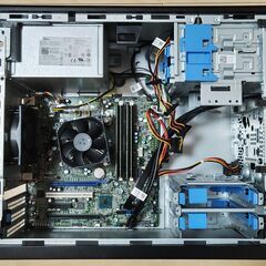 Dell Poweredge T30 サーバーの画像