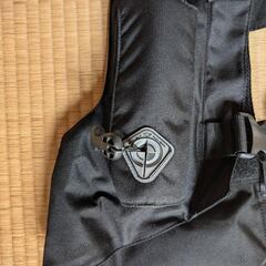 【新品】乗馬用エアバッグプロテクター（レディースMサイズ）の画像