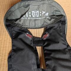 【新品】乗馬用エアバッグプロテクター（レディースMサイズ）の画像