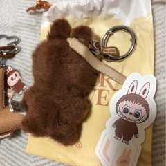 ラブブ アルファベットペンダント イニシャルぬいぐるみ2点セットの画像