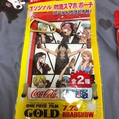ONE PIECE  ポーチと防水スマホケースの画像