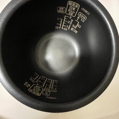 アイリスオーヤマ 炊飯器 IH 3合 極厚火釜 銘柄量り炊き ホワイト RC-IC30-Wの画像
