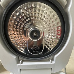 アイリスオーヤマ 炊飯器 IH 3合 極厚火釜 銘柄量り炊き ホワイト RC-IC30-Wの画像