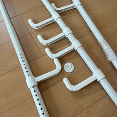 つっぱり式ハンガー　収納の画像