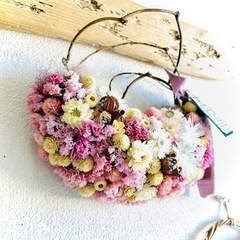 木の実多種多様　ドライフラワー　クリスマス　リース　の画像