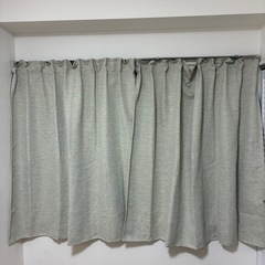 IKEAのカーテン 高さ約135cm 幅約145cm
　の画像