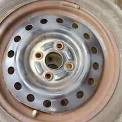 ラジアルタイヤ、スチールホイール4本セットの画像